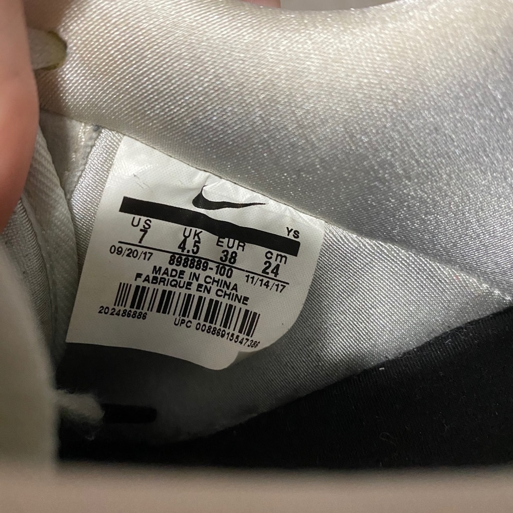 Women’s Air Force 1s “Luxe” Size 7 - Picture 7 of 11